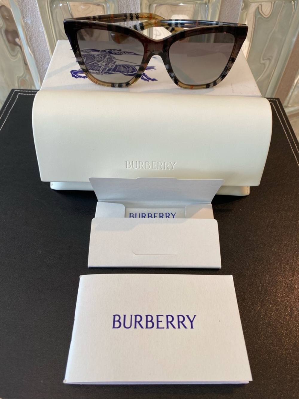 BNWT Burberry Nova Check Tortoiseshell Cat-Eye Sunglasses with Brown Lenses - Picture 4 of 10